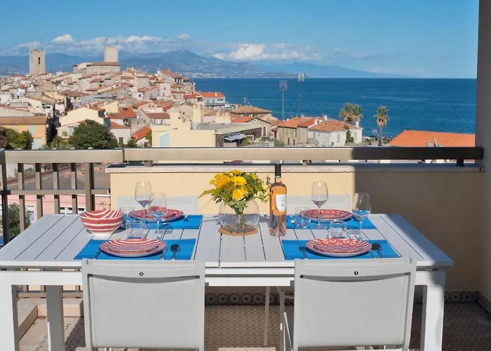 High Standing With Incredible Old Antibes And Sea Views
